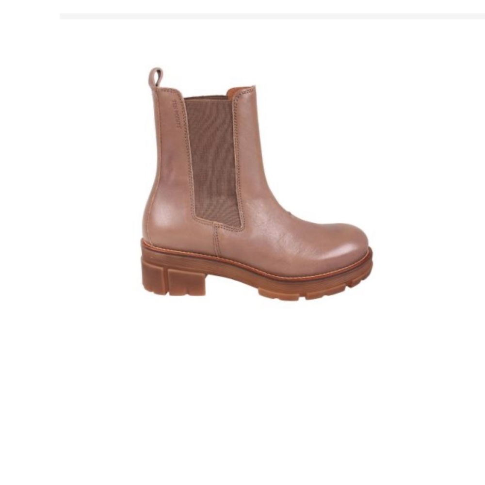 Ten Points Cecilia Chelsea Boot in Taupe